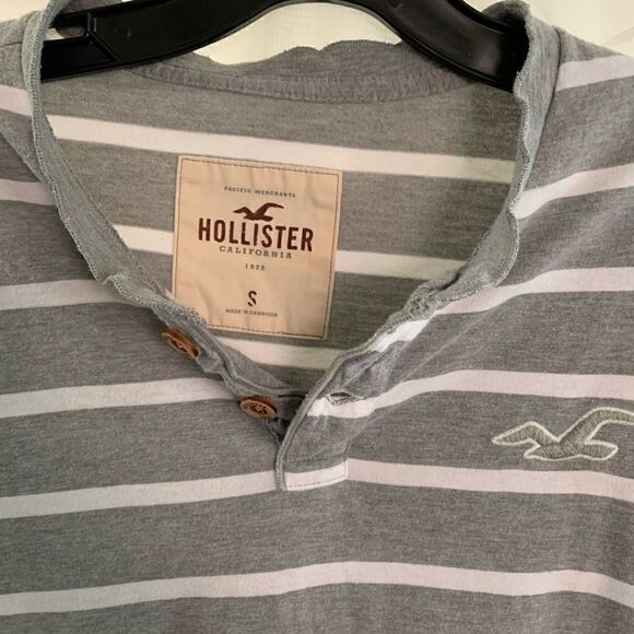 Hollister t-shirt s grey stripes 2 buttons upfront - Picture 4 of 7